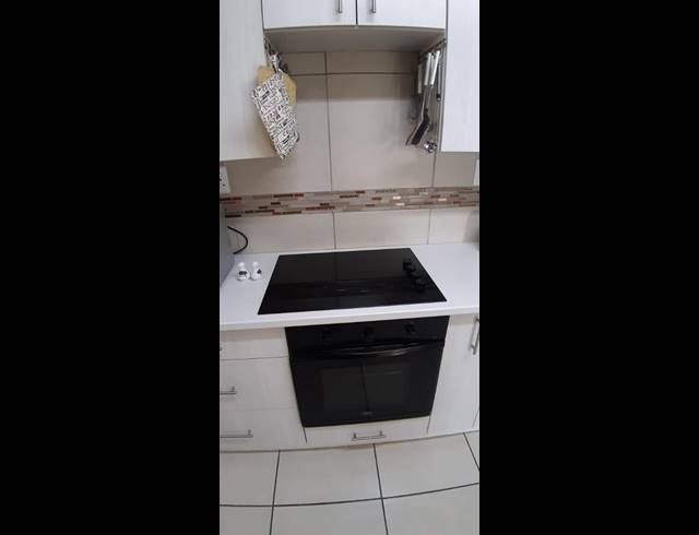 2 BEDROOM TOWNHOUSE FOR SALE IN GROENKLOOF RETIREMENT VILLAGE